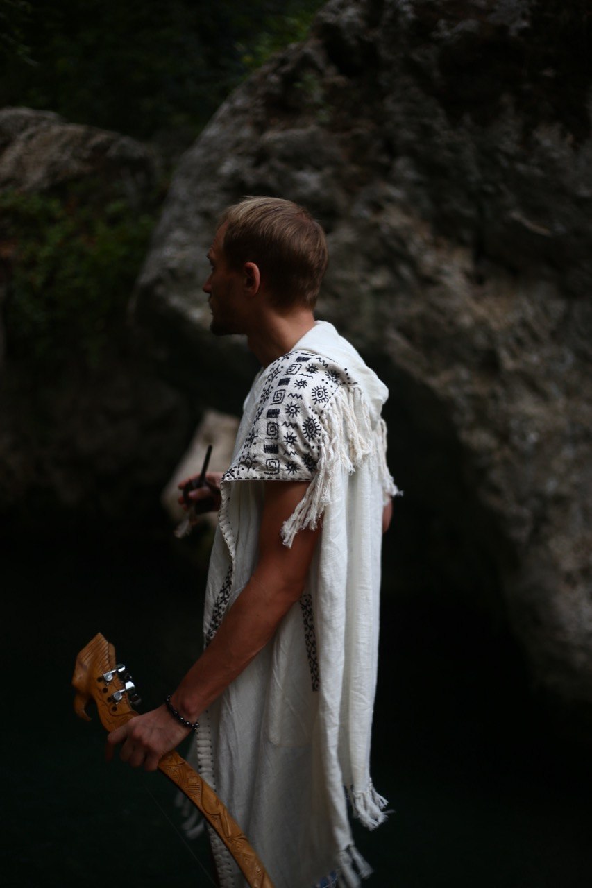 Alex — facilitator who sings icaros in Shipibo and Quechua